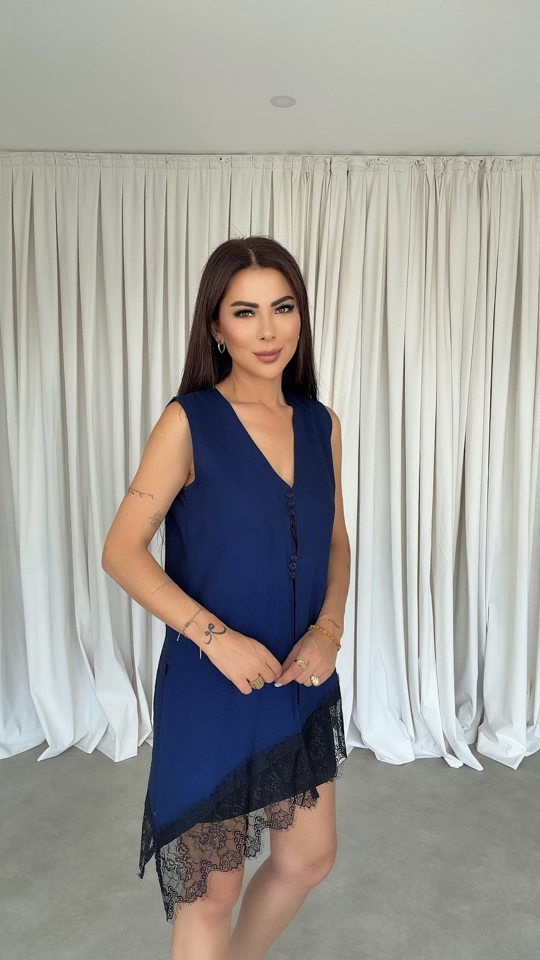 Vinse Kadın Asimetrik Dantel Detaylı Mavi Bluz Yelek