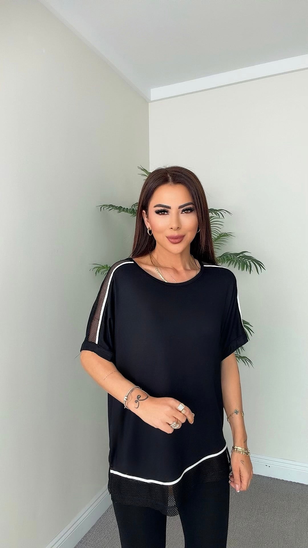 Wessa Kadın Biye ve File Geçişli Siyah Bluz