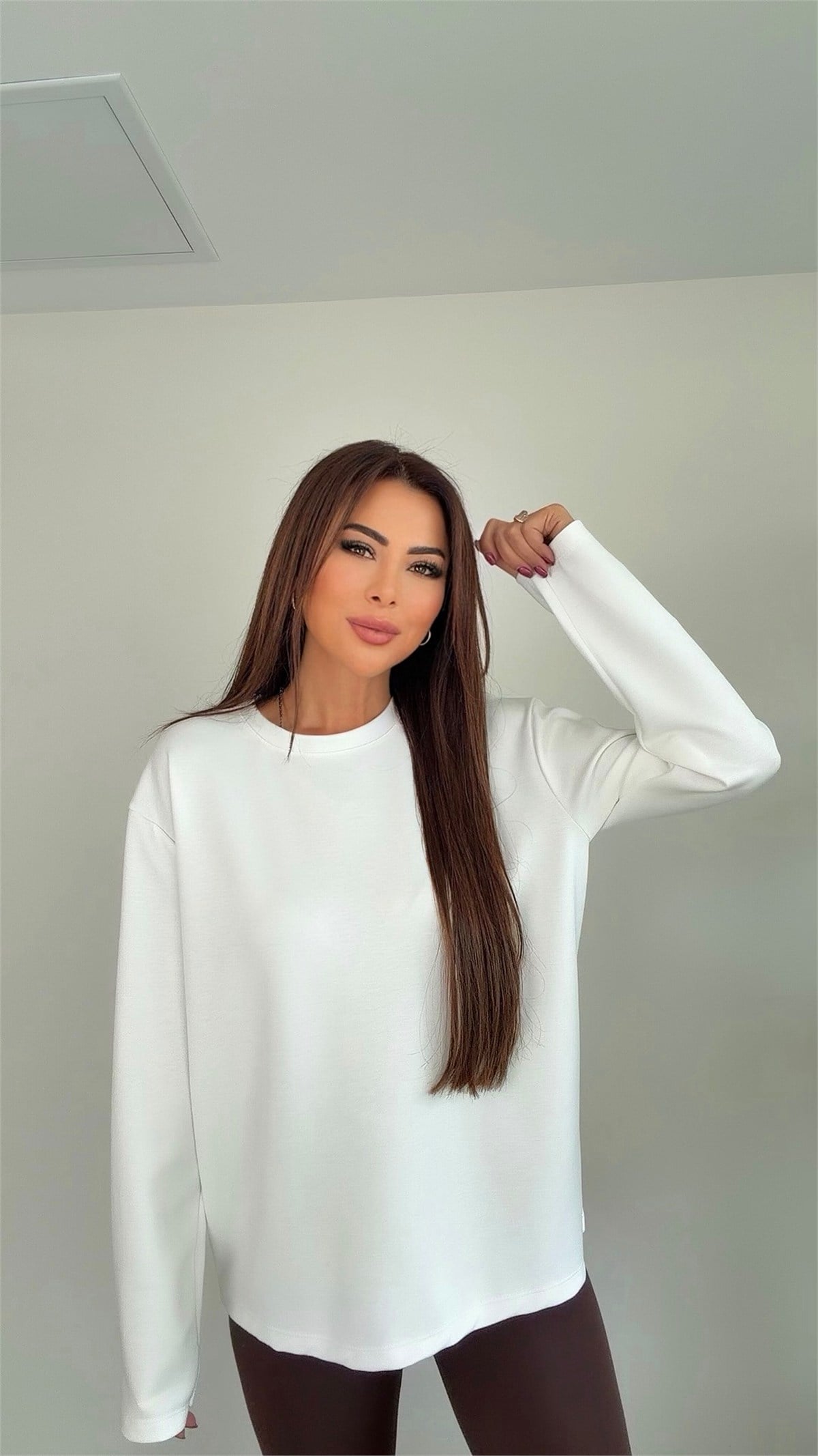 Neylix Yuvarlak Yaka Uzun Kollu Kadın Ekru Basic Sweat
