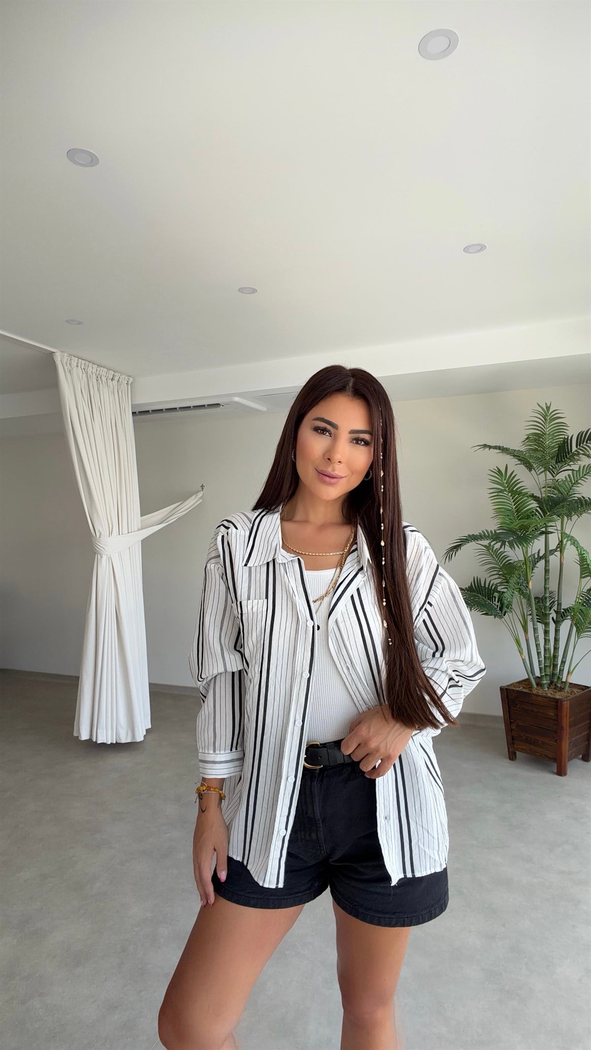 Seva Kadın Çizgili Oversize Beyaz Gömlek