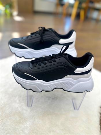Siyah Beyaz Sneakers