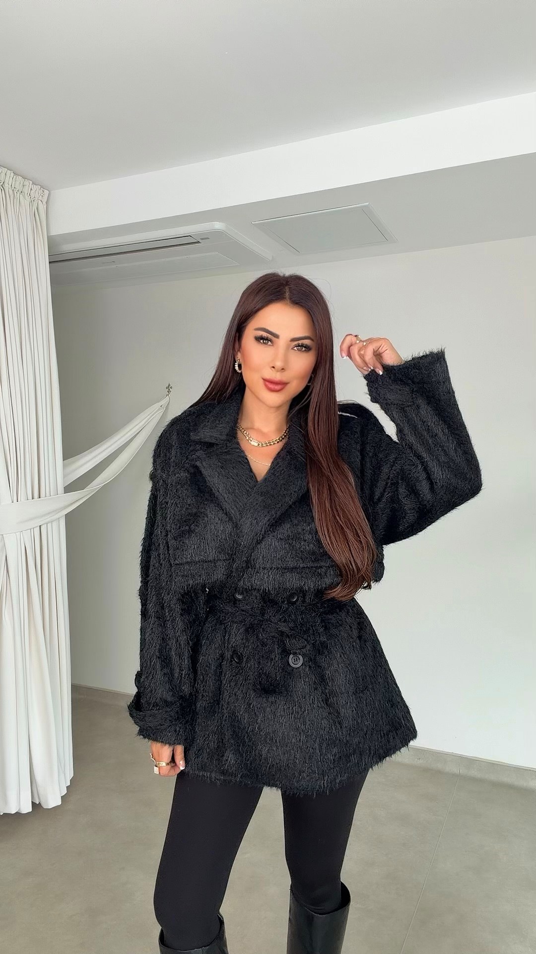 Bijou Kadın Kuşaklı Aplik Detaylı Siyah Kürk Kaban