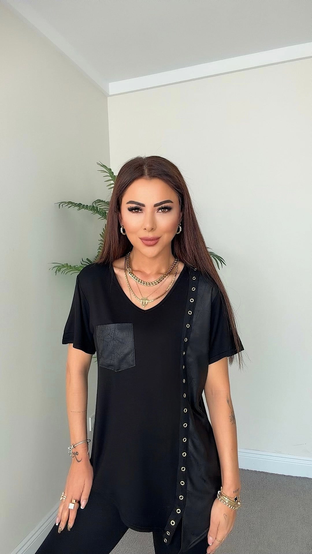 Danti Kadın Cep ve Kuşgözü Detaylı Siyah Bluz