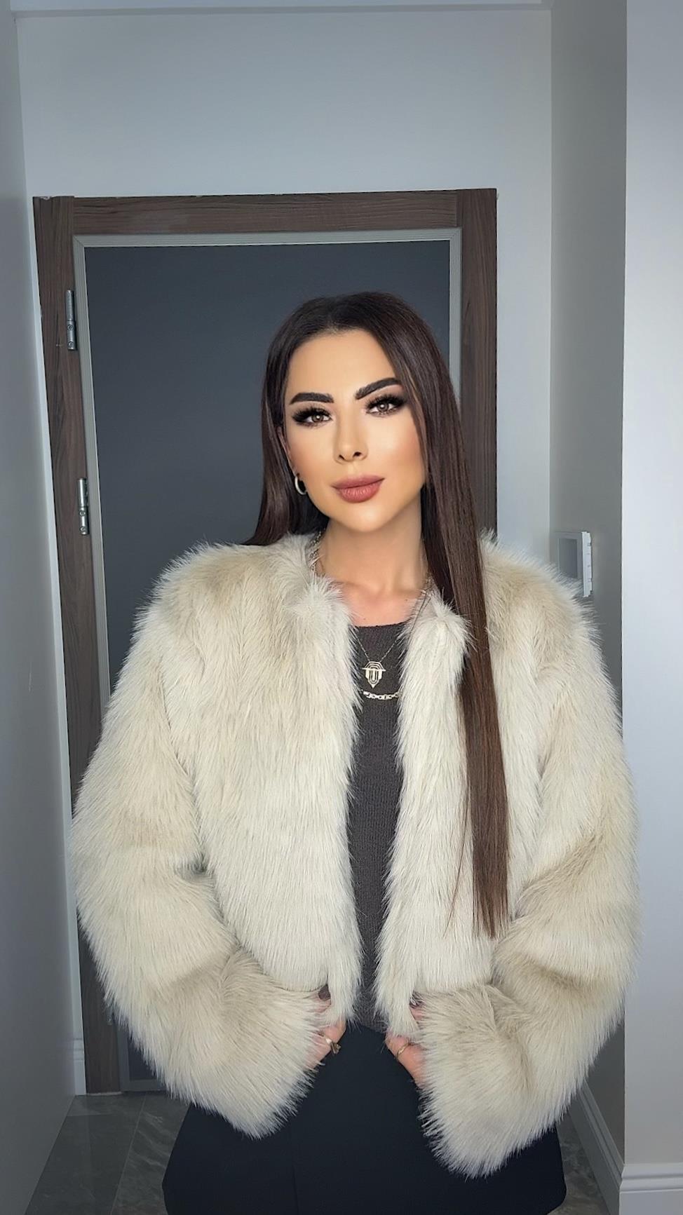 Mia Kadın Bej Suni Kısa Kürk
