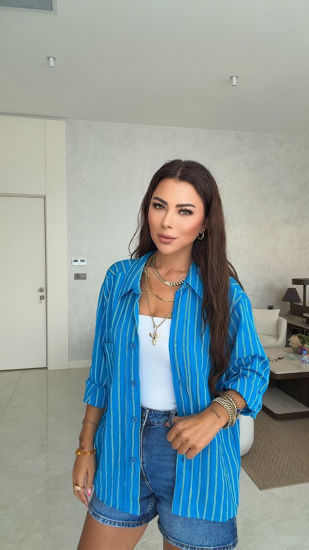 Renra Kadın Oversize Çizgili Mavi Gömlek