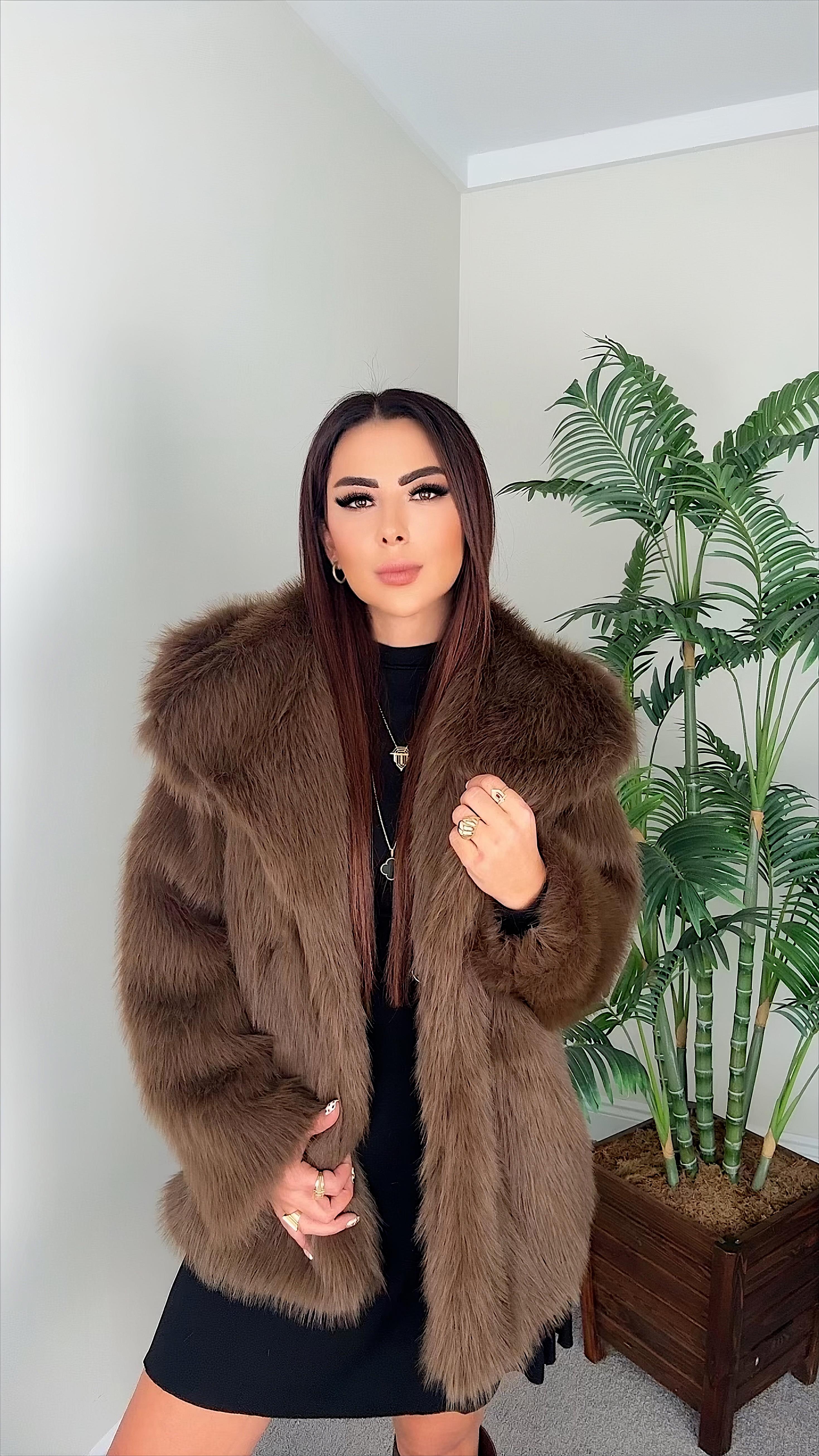 Veronica Kadın Geniş Yaka Acı Kahve Kürk