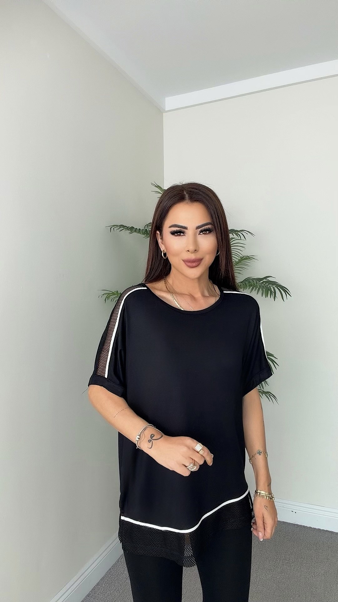 Wessa Kadın Biye ve File Geçişli Siyah Bluz