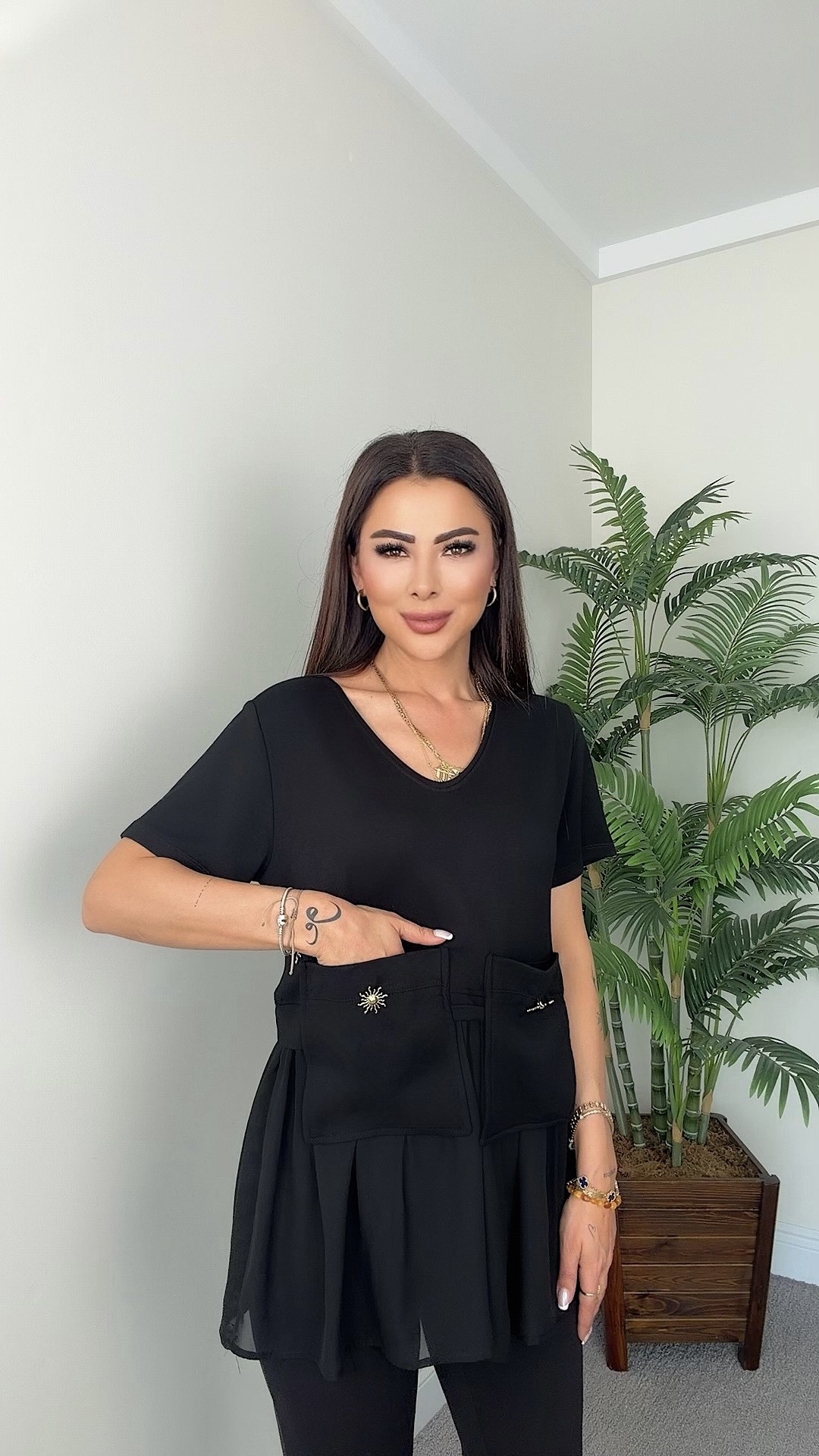 Winni Kadın Cep ve Şifon Detaylı Siyah Bluz