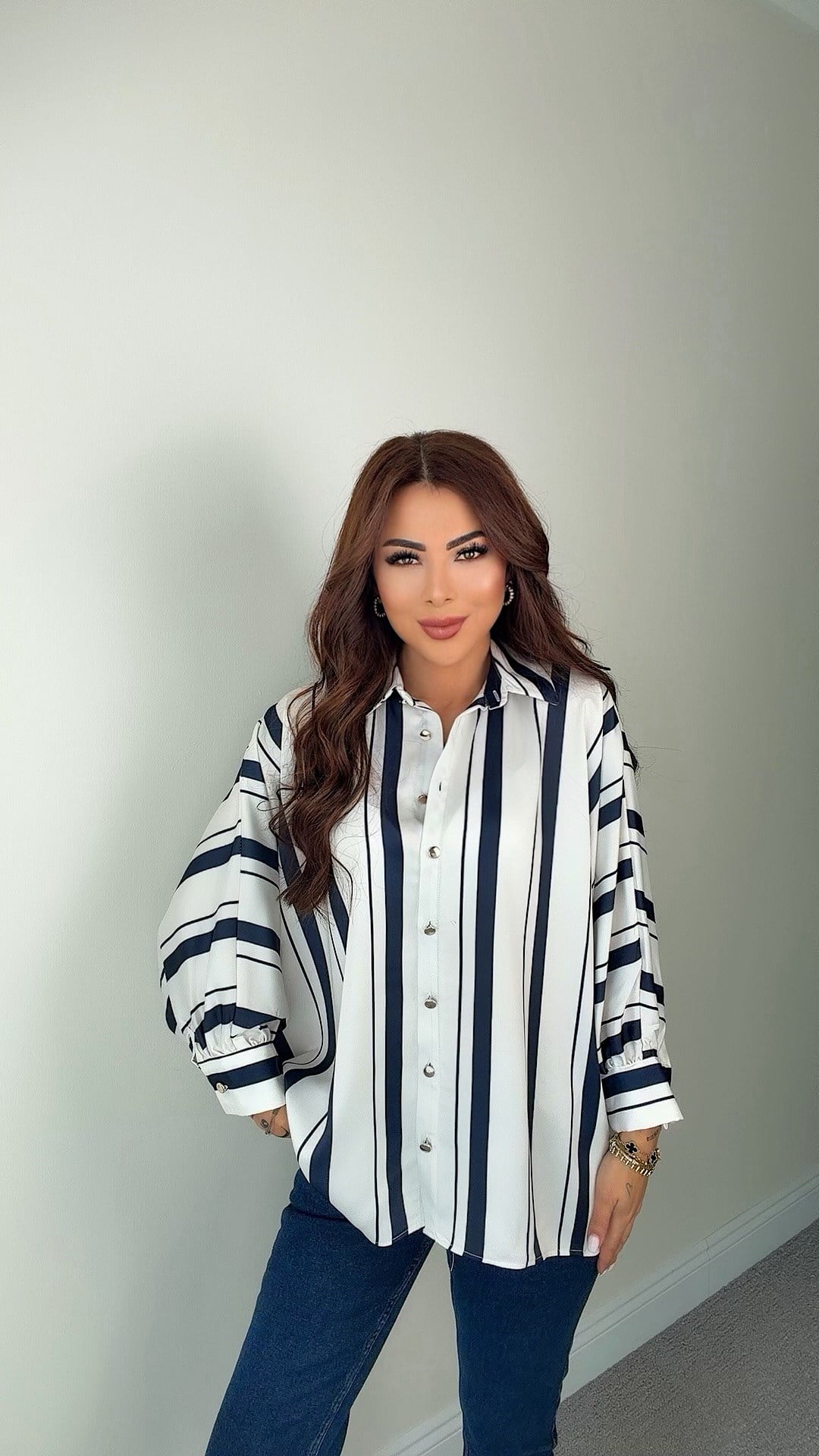 Zuan Kadın Beyaz Lacivert Çizgili Oversize Gömlek