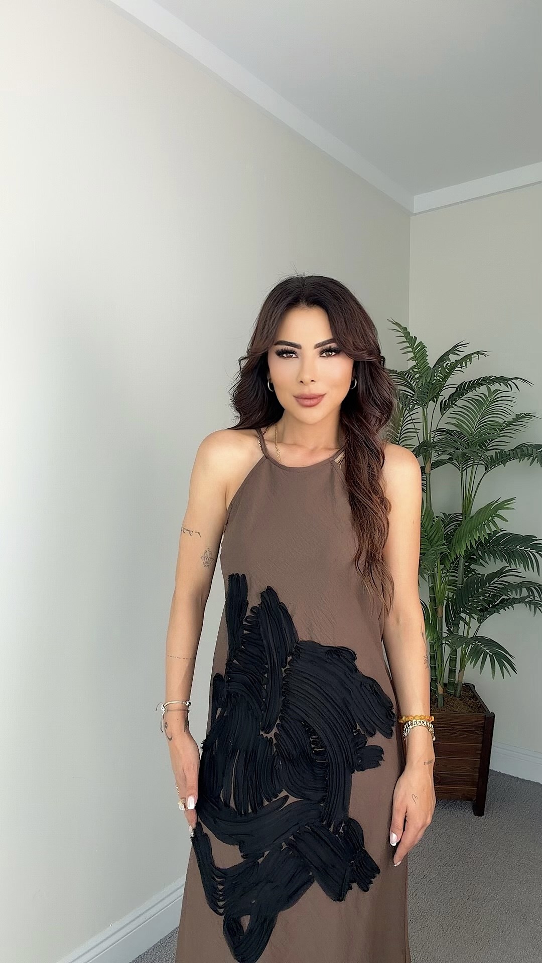 Zuni Kadın Halter Yaka Nakışlı Kahverengi Elbise