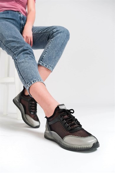 Miele arkası taş işlemeli fileli sneakers siyah