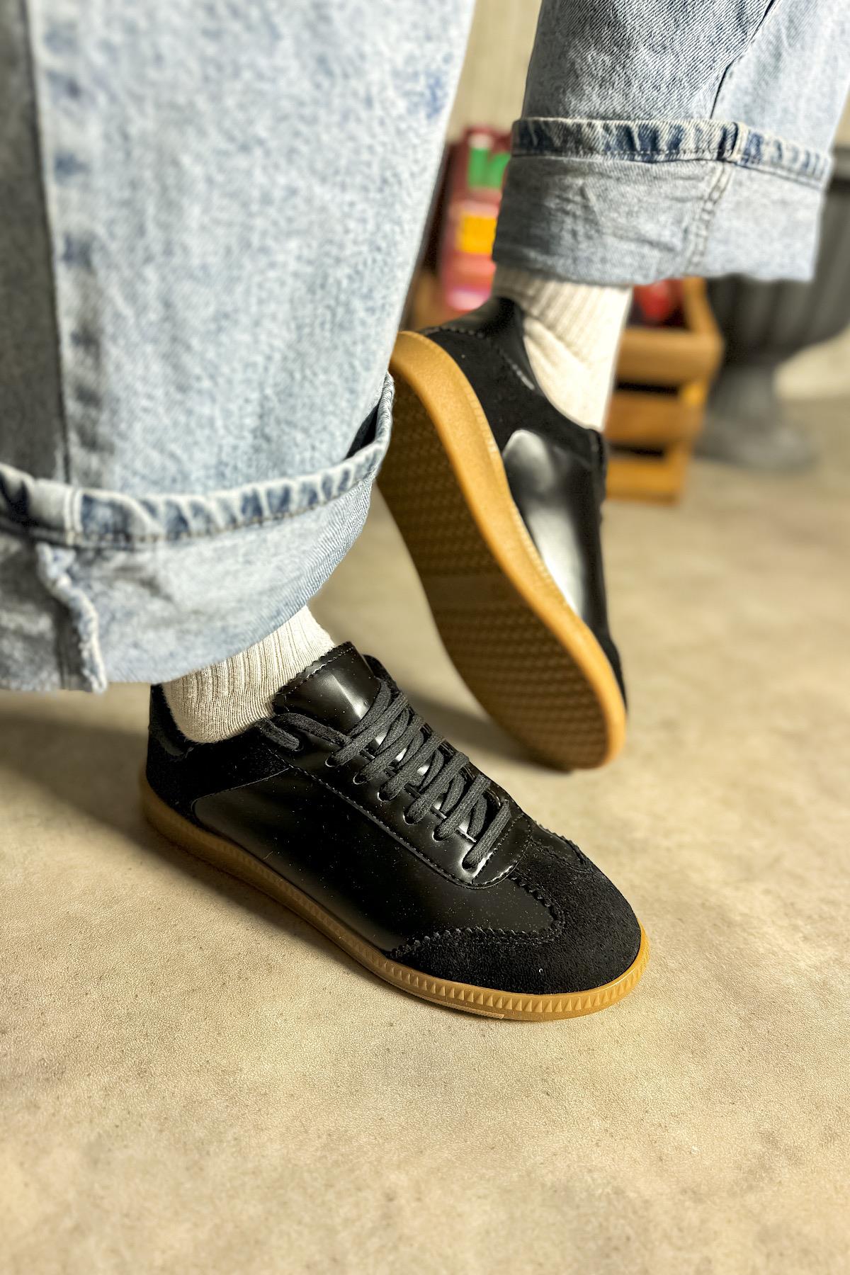 Araz Siyah Cilt Süet Detaylı Kadın Sneakers
