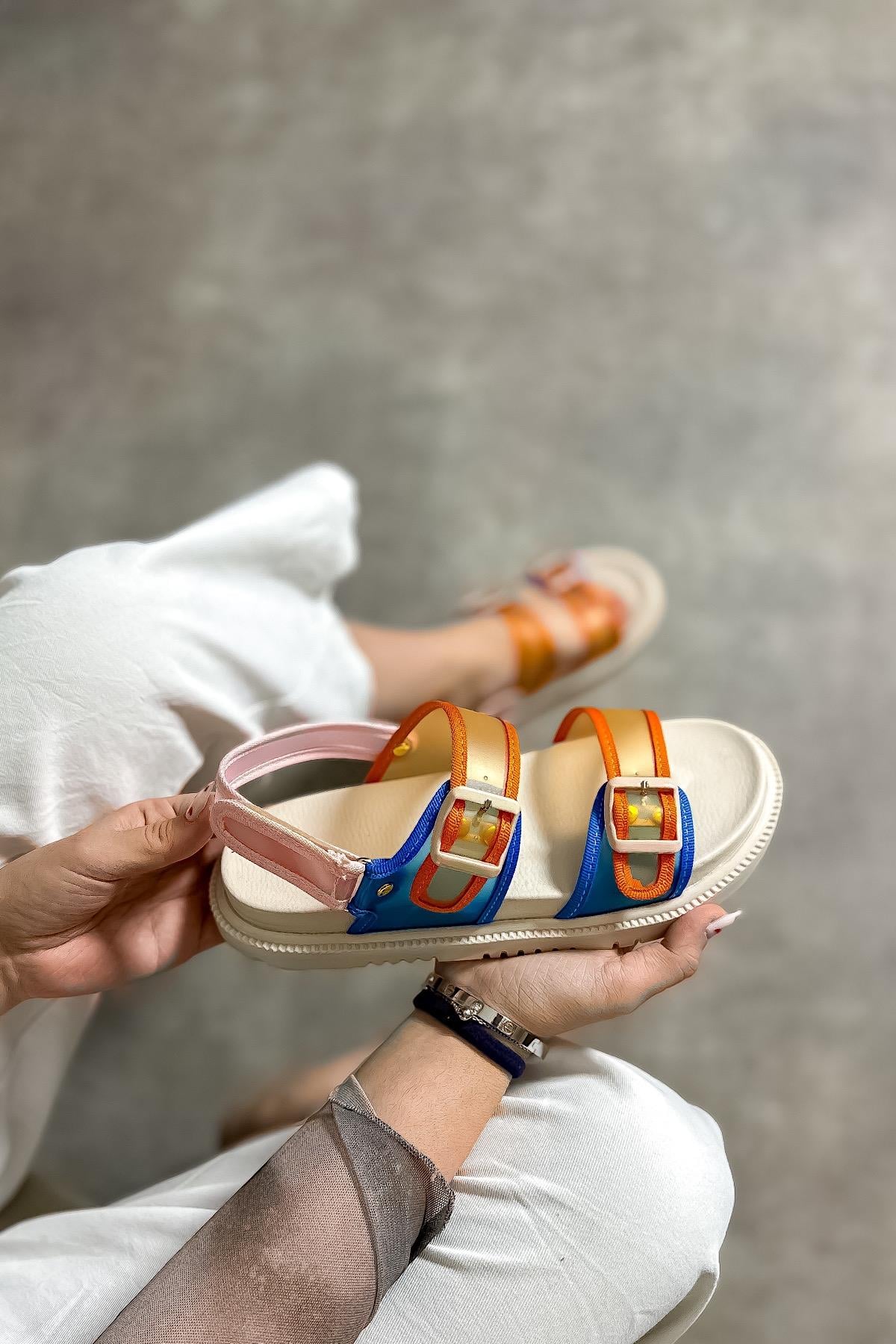 Belan Turuncu Çift Tokalı Renkli Kadın Sandalet