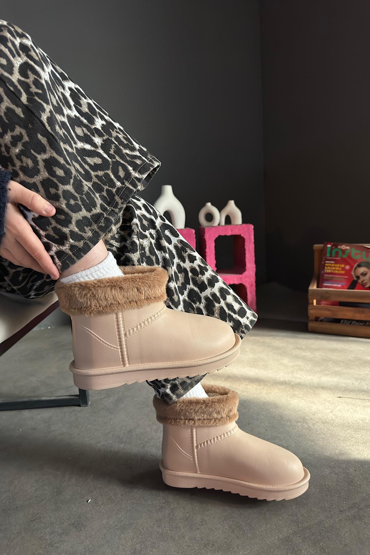 Blen Bej Kürklü Yağmur Botu