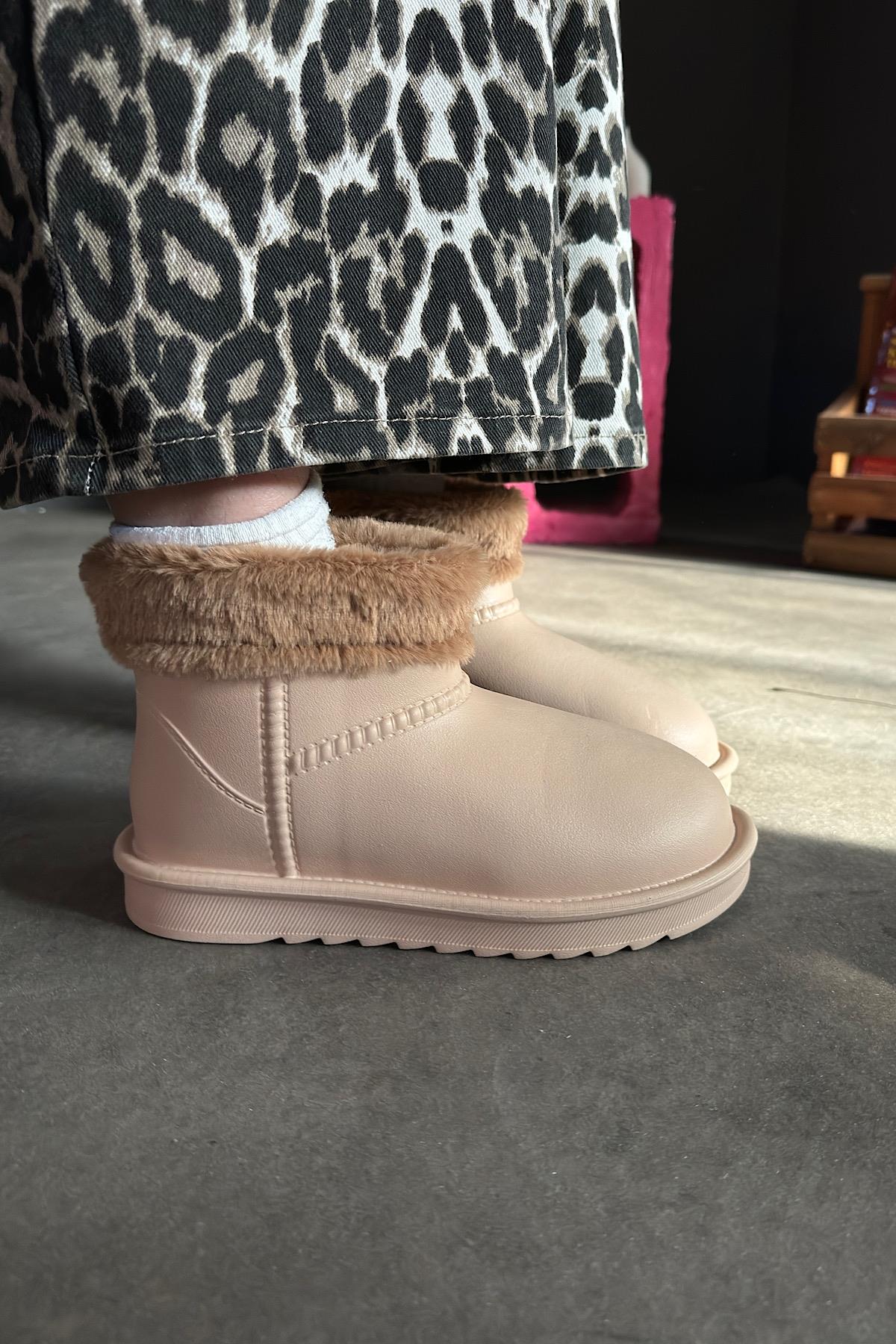 Blen Bej Kürklü Yağmur Botu