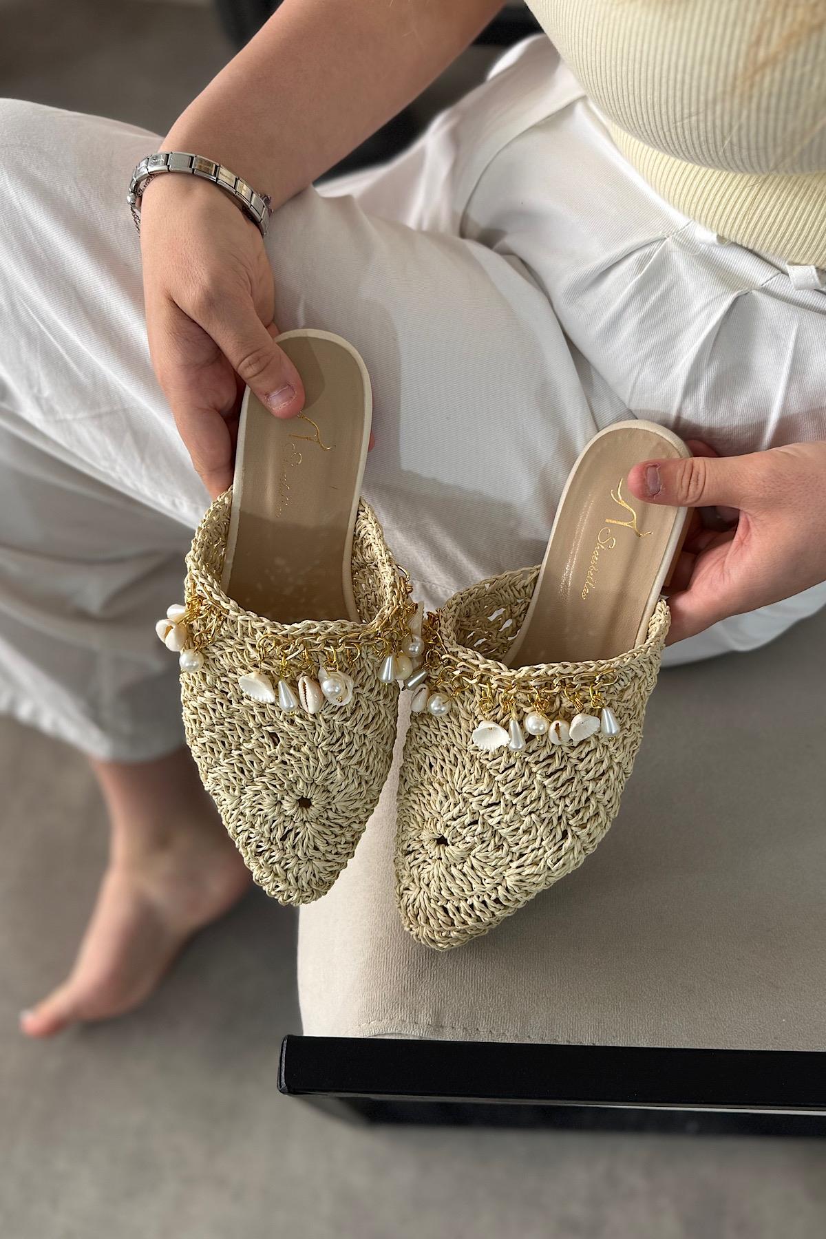 Clon Hasır Örgü Deniz Kabuk Detaylı Kadın Terlik