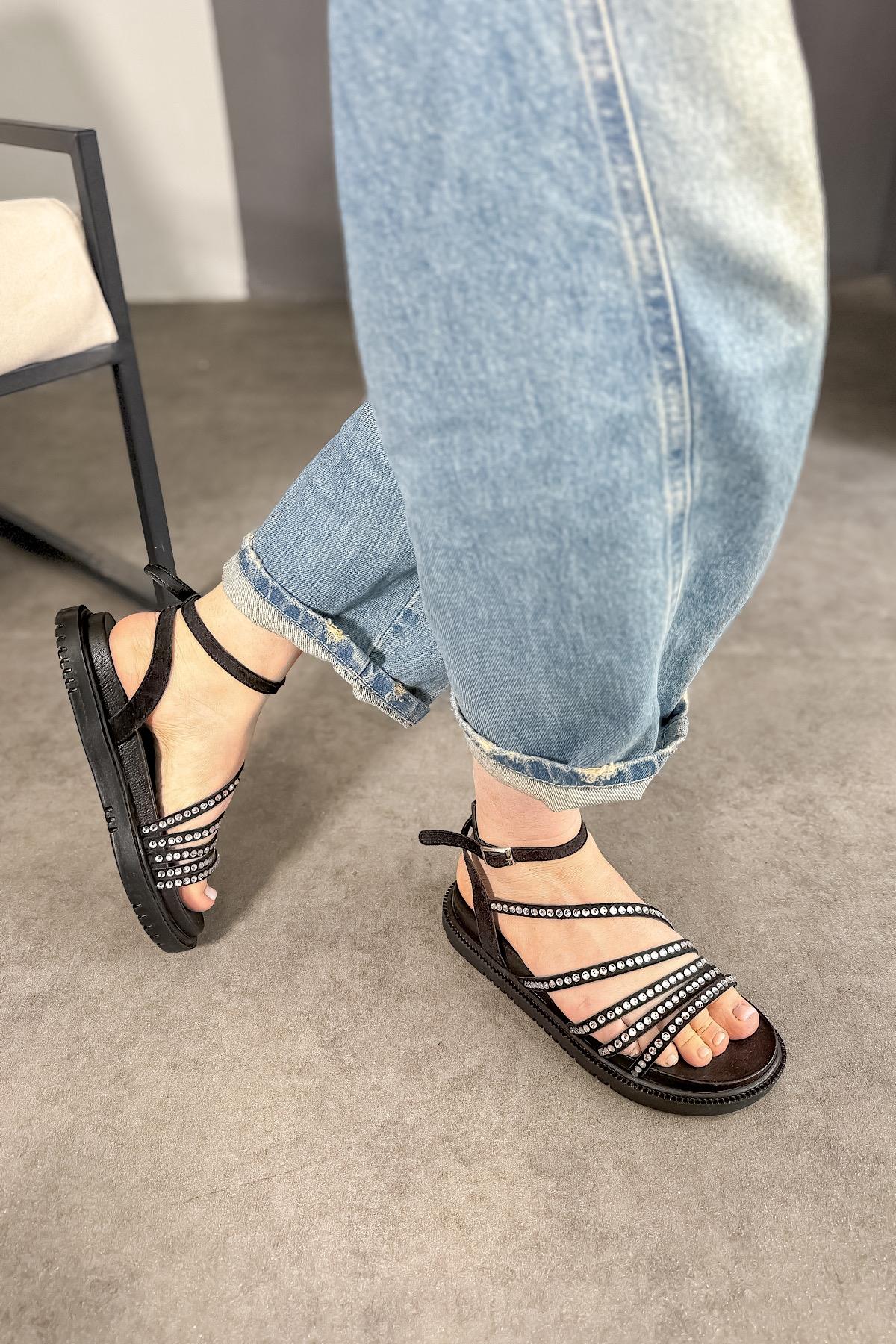 Conte Siyah Taş Detaylı Kadın Biyeli Sandalet