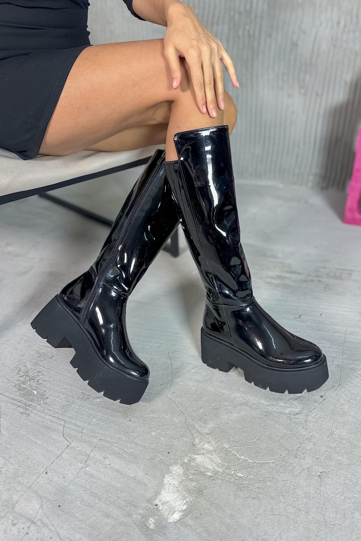 Engla Siyah Rugan Fermuarlı Kadın Çizme