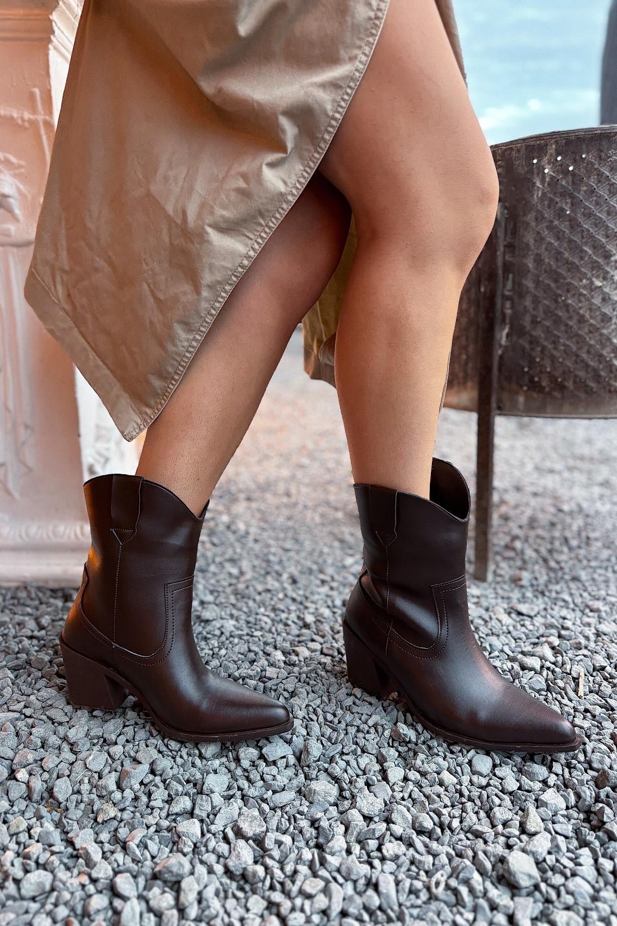 Laka Acı Kahve Cilt Kovboy Detaylı Kadın Bot