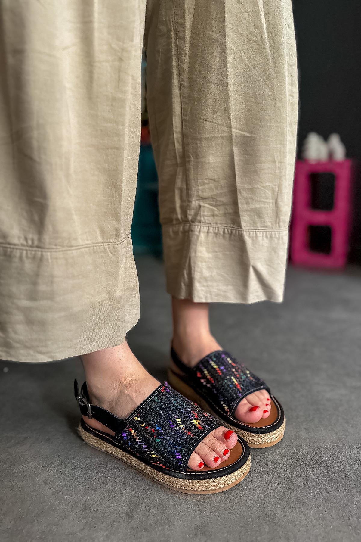 Merin Siyah Hasır Biyeli Kadın Sandalet