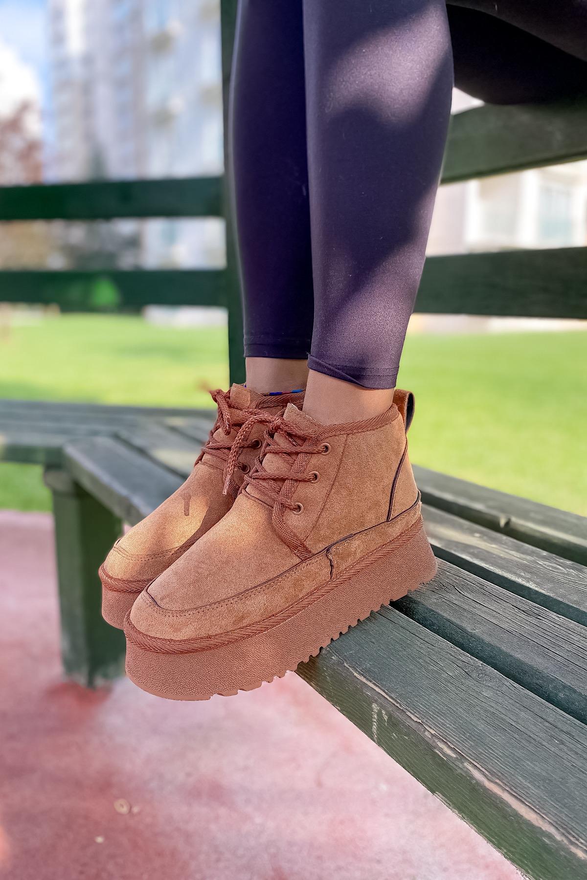 Metta Taba Bağcıklı Kürklü Kadın Bot