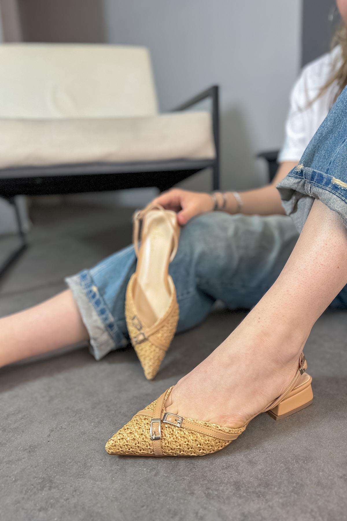 Miay Bej Hasır İki Kemer Detaylı Kadın Babet