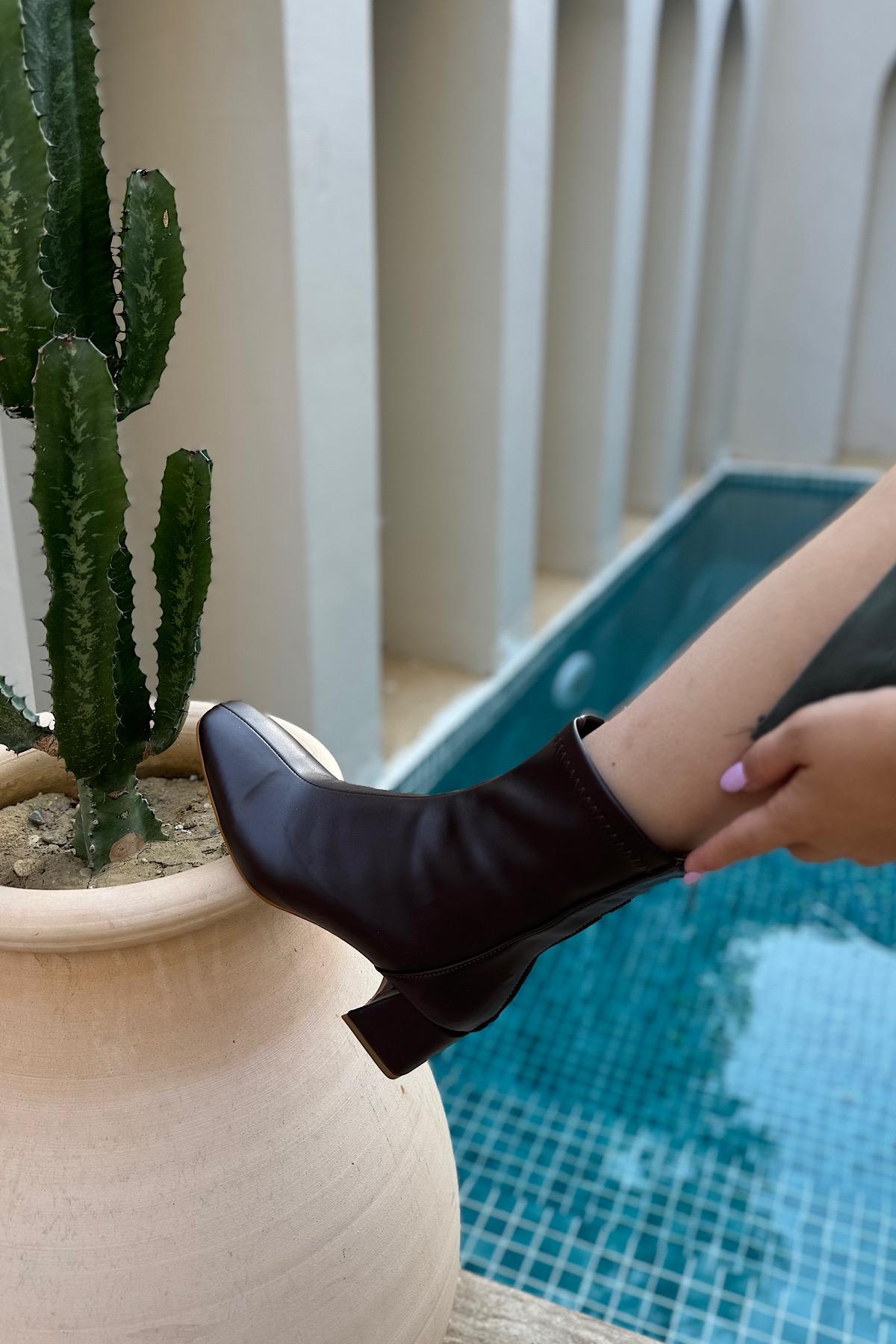 Mink Acı Kahve Streç Topuklu Kadın Bot