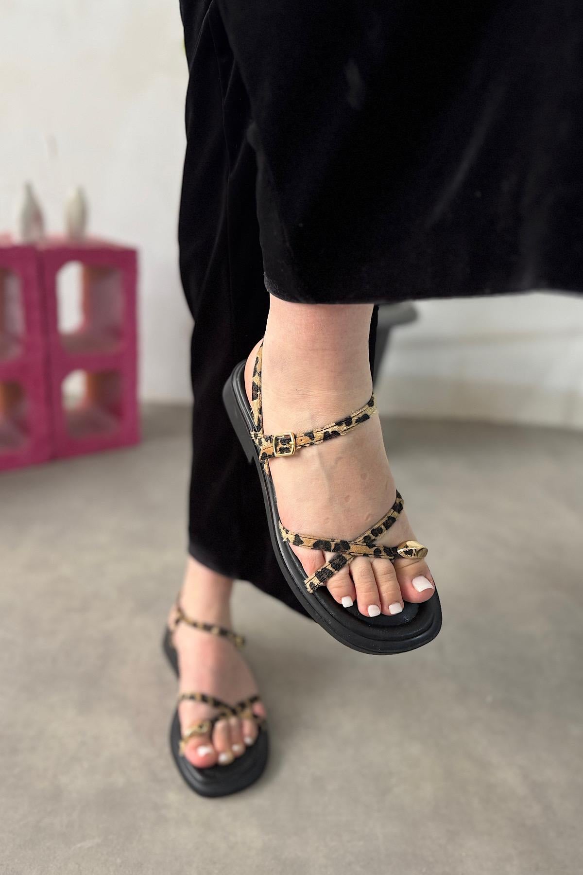 Minka Leopar Gold Yüzük Detaylı Kadın Sandalet