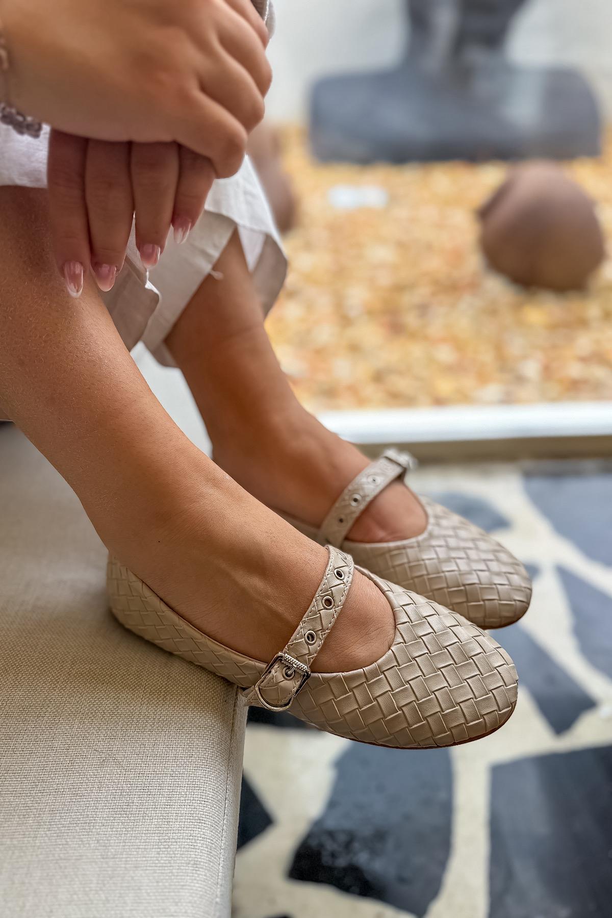 Nies Bej Cilt Örgü Detaylı Kadın Babet