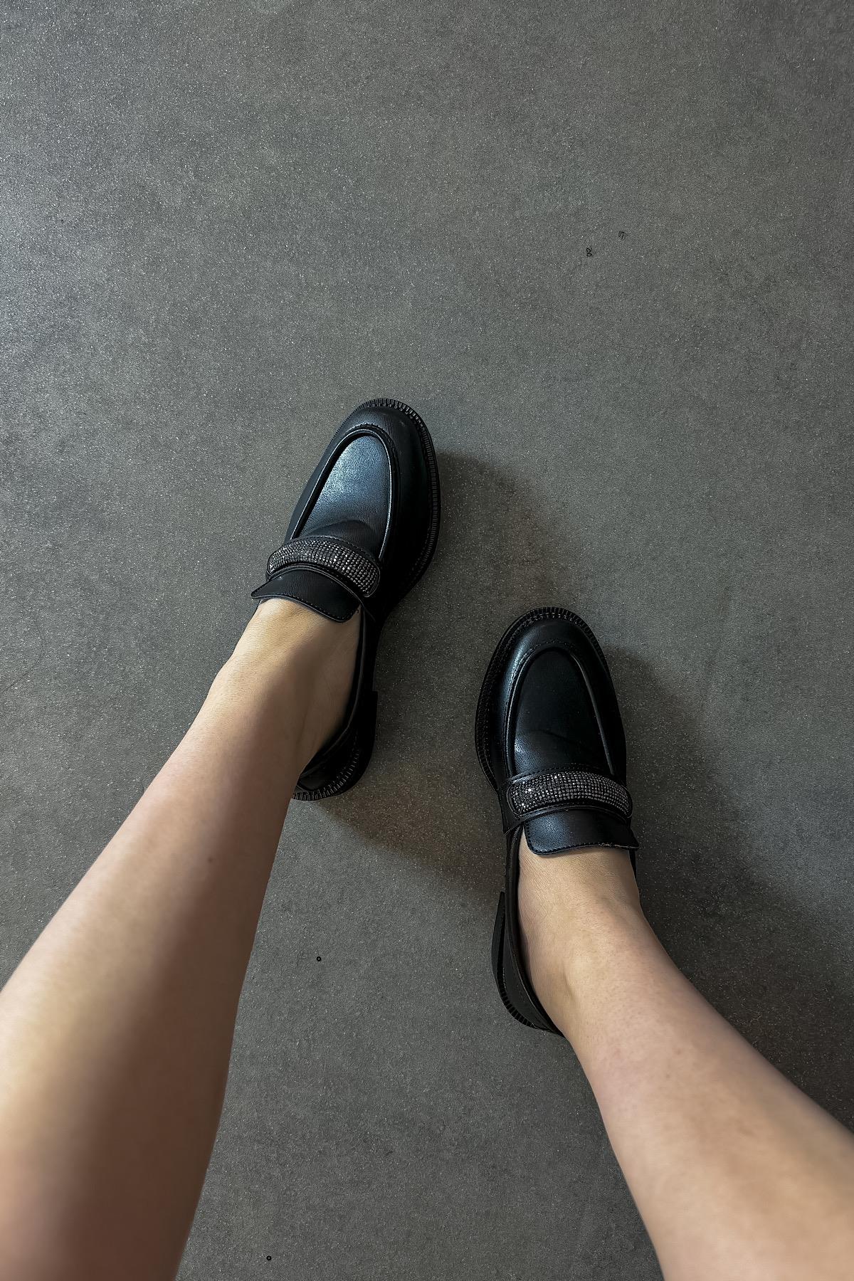 Pensa Sıyah Cılt Taşlı Kadın Loafer Ayakkabı