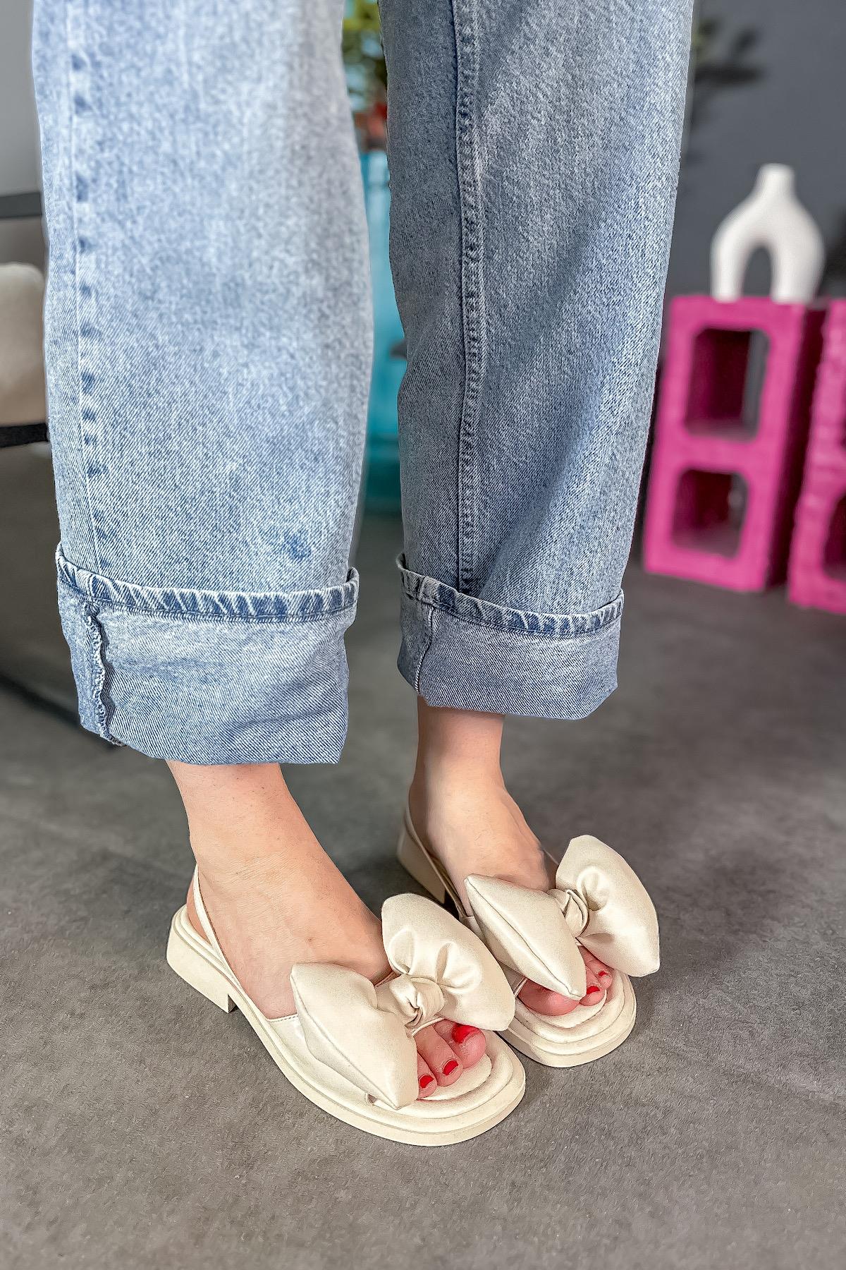 Pinky Bej Fiyonk Detaylı Kadın Biyeli Sandalet