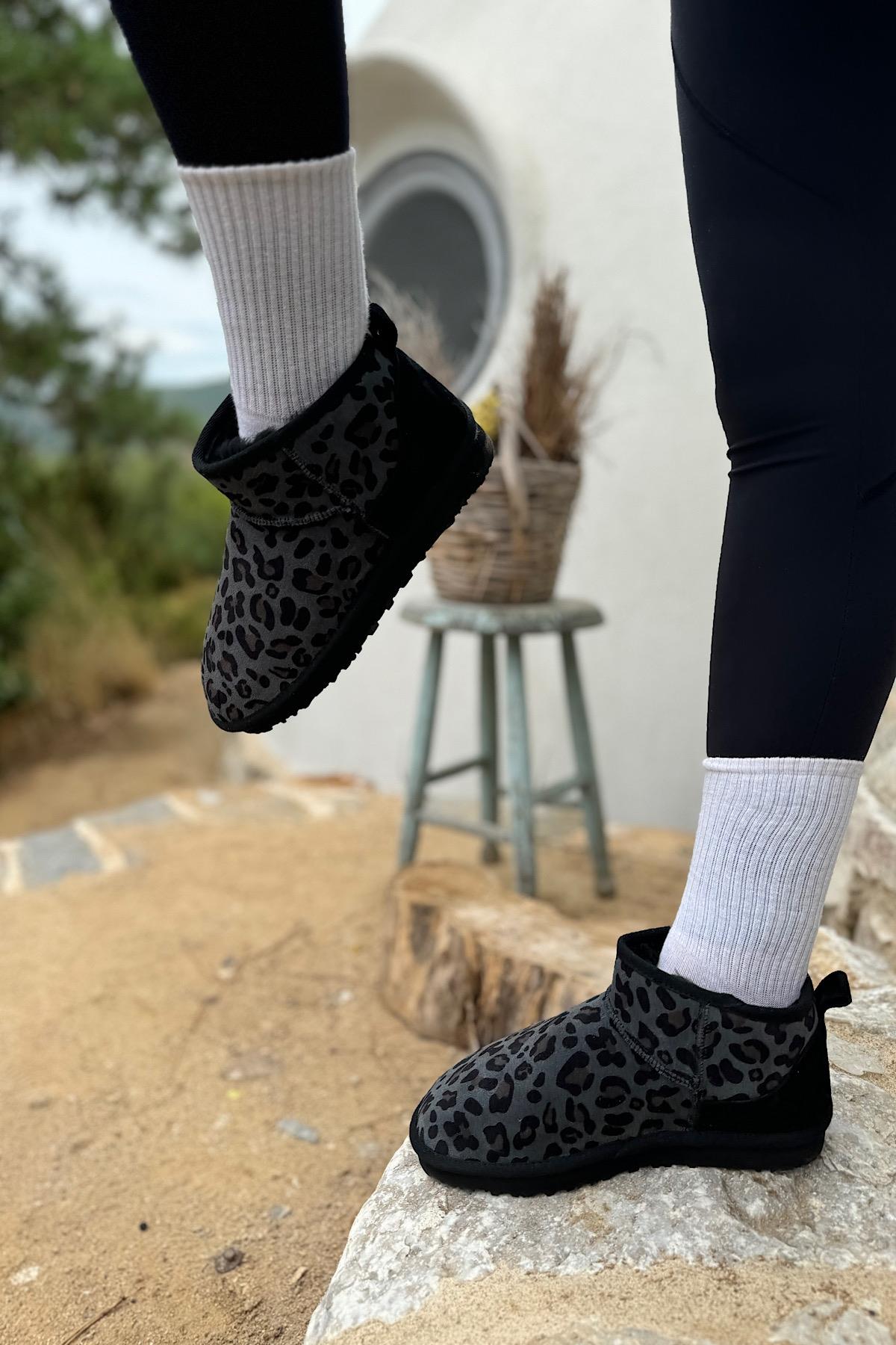 Prag Siyah Hakiki Deri Kürklü Kadın Bot