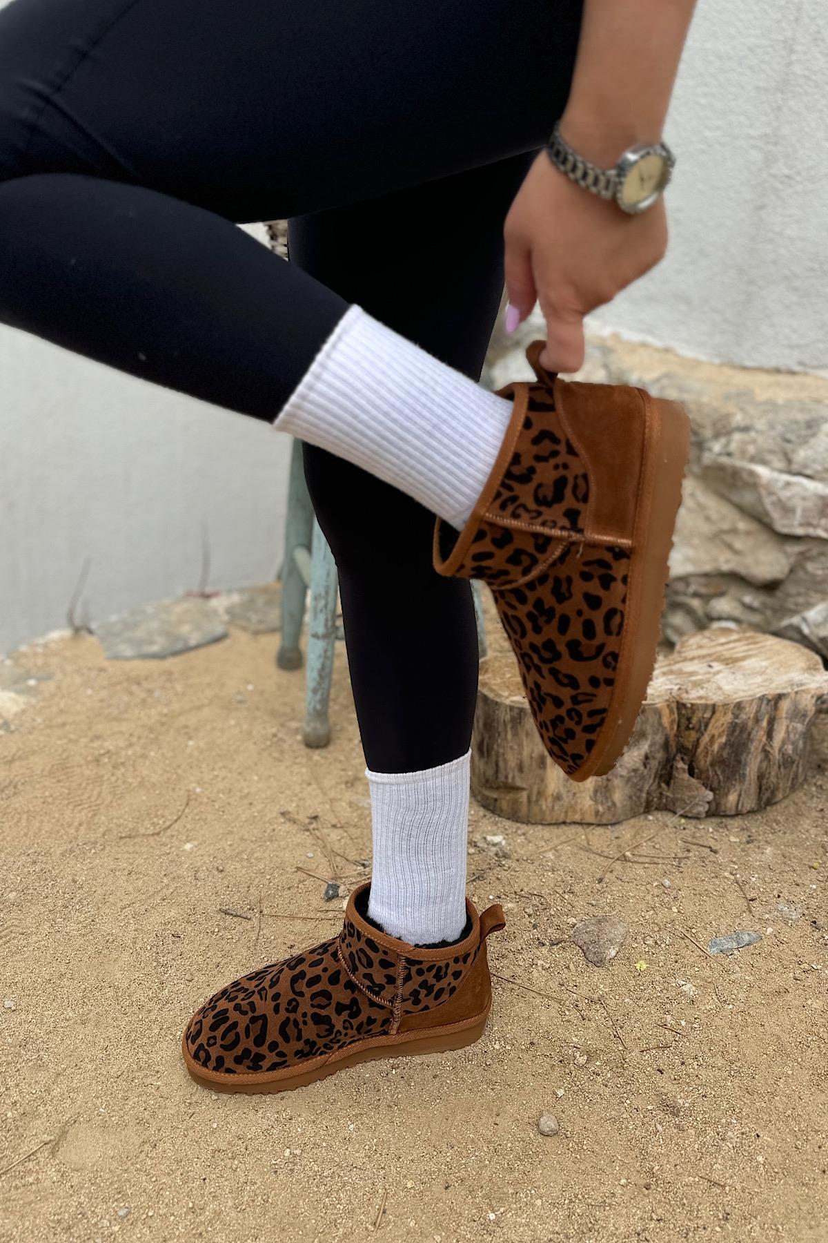 Prag Taba Hakiki Deri Kürklü Kadın Bot