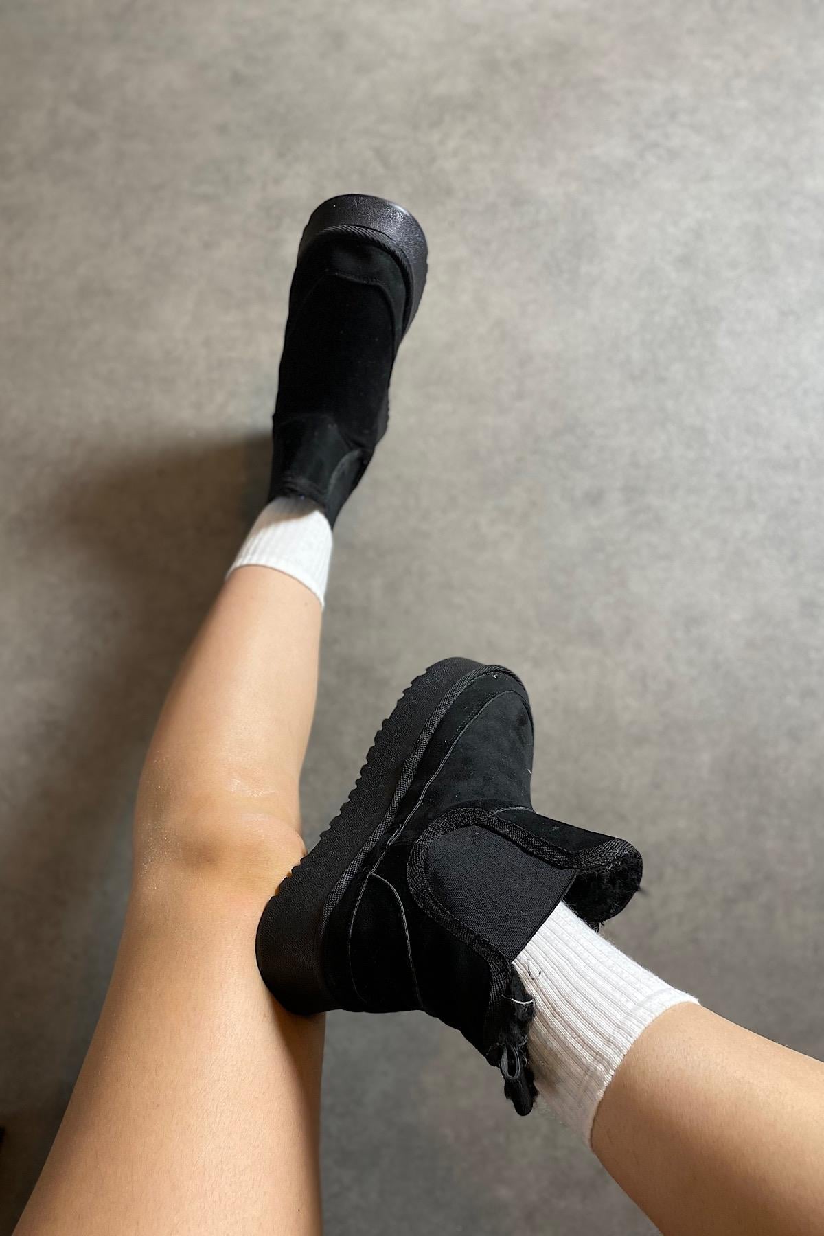 Sooty Siyah Latikli Kürklü Kadın Bot