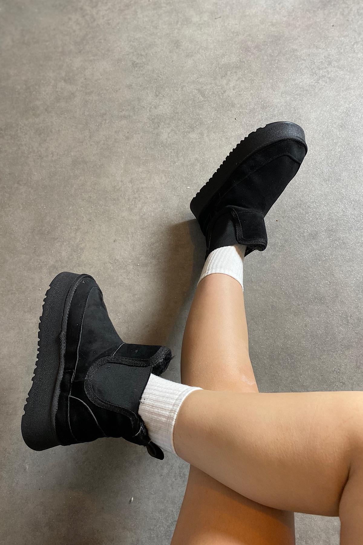 Sooty Siyah Latikli Kürklü Kadın Bot