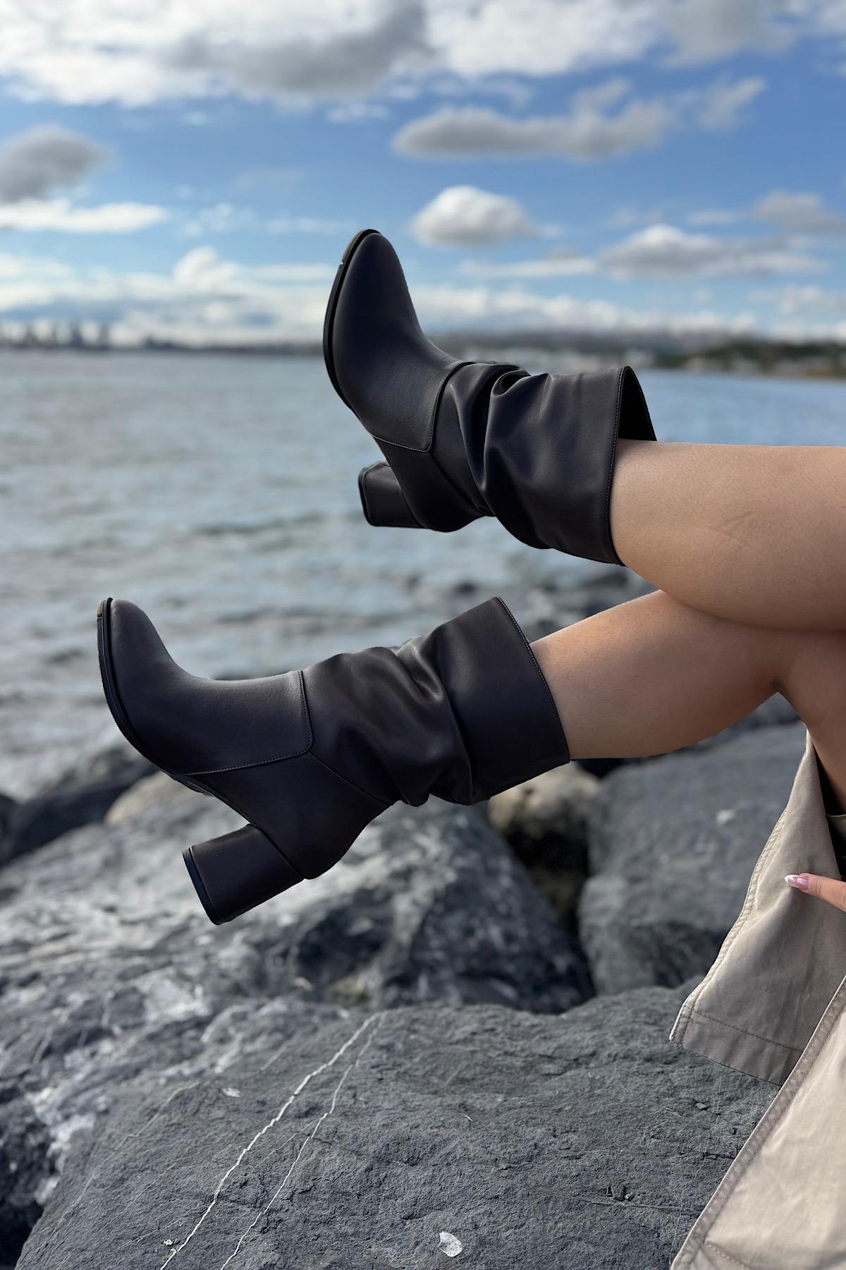 Yuka Acı Kahve Cilt Büzgü Detaylı Kadın Bot