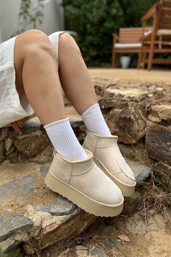 Abril Bej Süet Kalın Tabanlı İçi Kürk Detaylı Kadın Bot