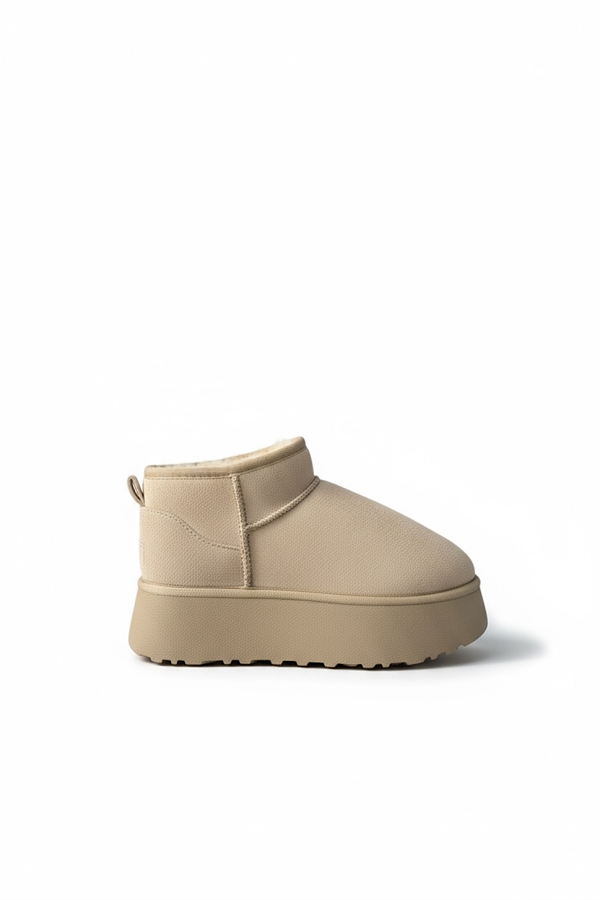 Abril Bej Süet Kalın Tabanlı İçi Kürk Detaylı Kadın Bot
