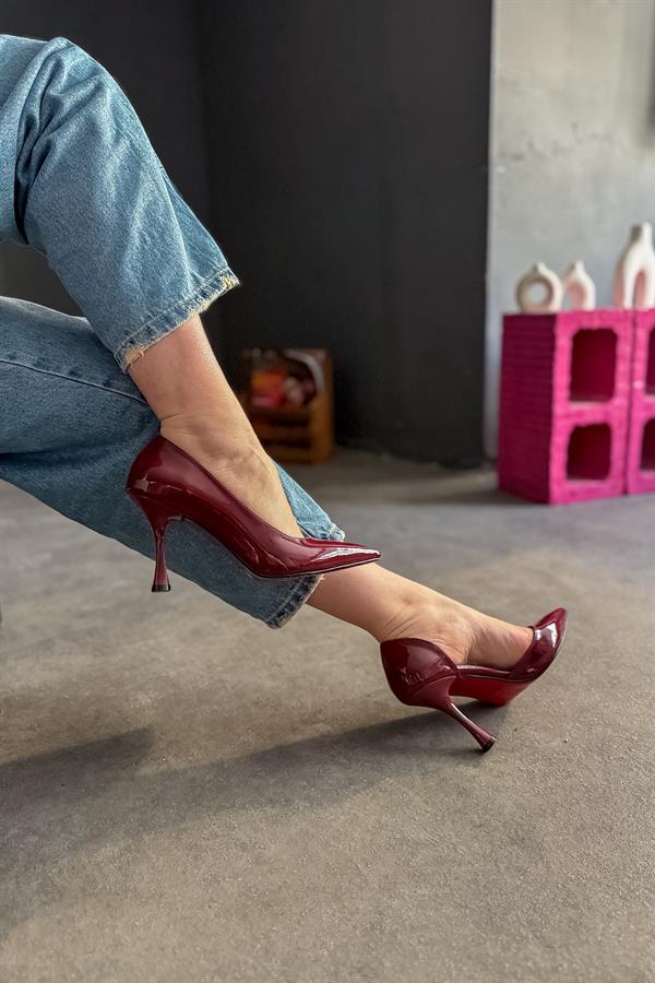 Alte Bordo Rugan Topuklu Kadın Ayakkabı