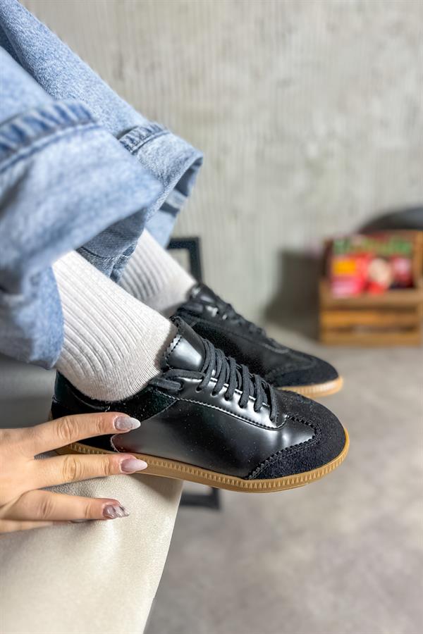 Araz Siyah Cilt Süet Detaylı Kadın Sneakers
