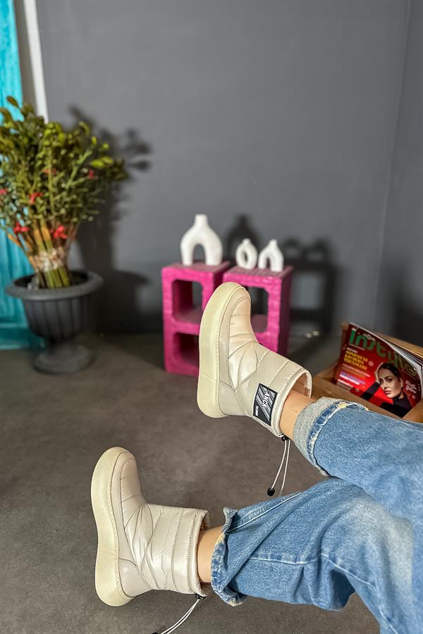 Arow Bej Etiket Detaylı Kadın Bot