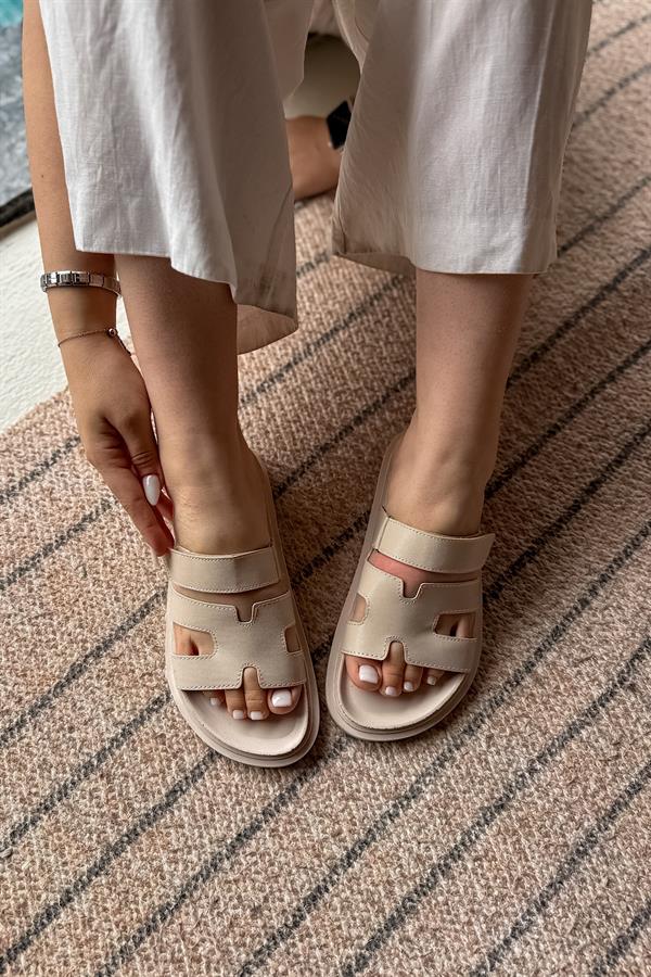 Arthur Bej Cilt Cırt Detaylı Kadın Terlik