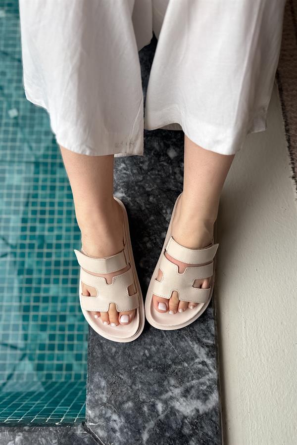 Arthur Bej Cilt Cırt Detaylı Kadın Terlik