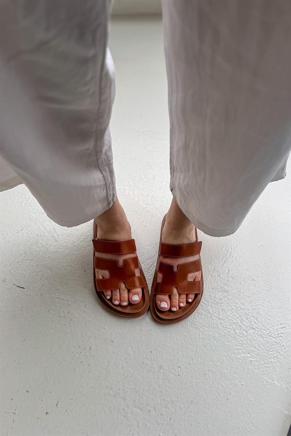 Arthur Taba Cilt Cırt Detaylı Kadın Terlik