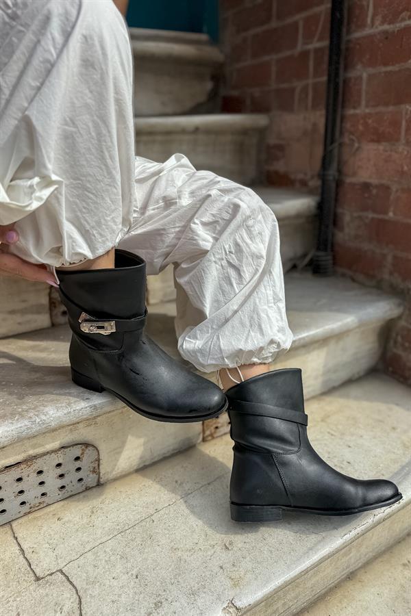 Bear Siyah Cilt Toka Detaylı Kadın Bot