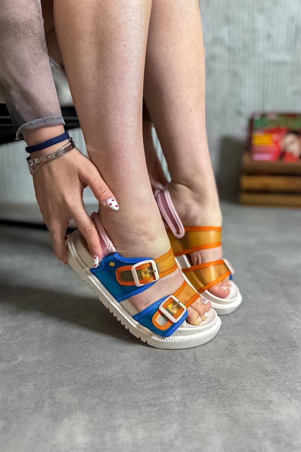 Belan Turuncu Çift Tokalı Renkli Kadın Sandalet