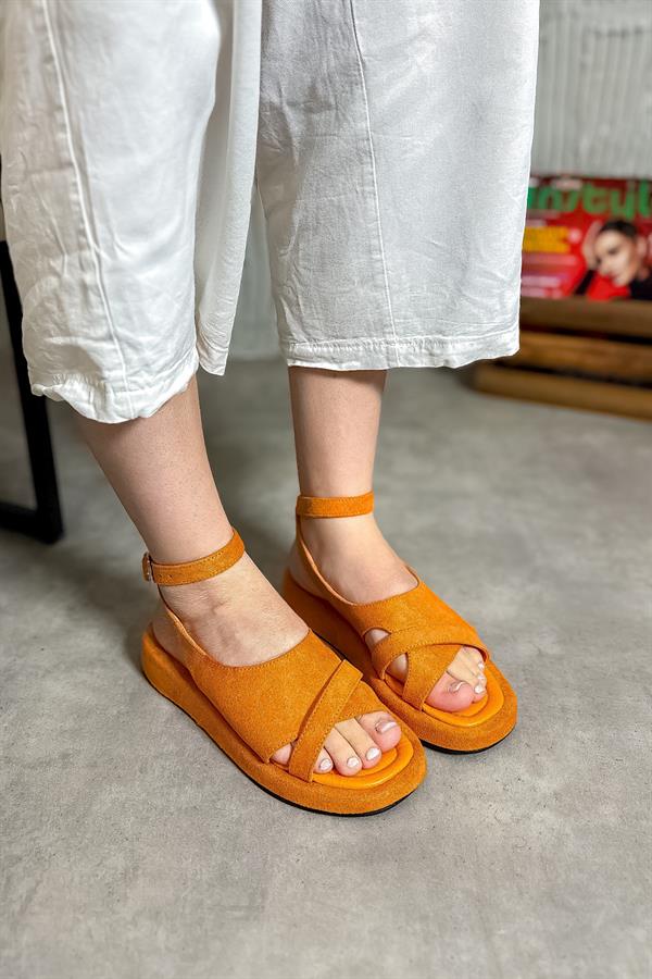 Belax Turuncu Biyeli Kadın Sandalet