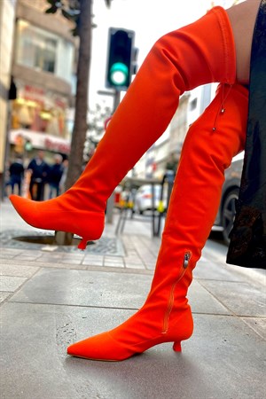 Belenda Turuncu Mat Streç Diz Üstü Kadın Topuklu Çizme