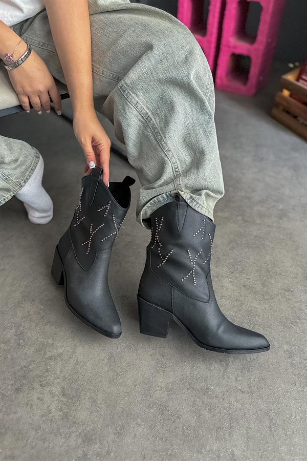 Berceste Siyah Taş Desen Detaylı Kadın Bot