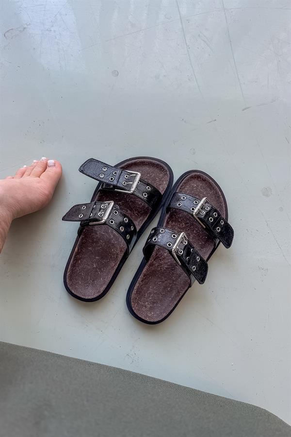 Brice Siyah Rugan Çift Toka Detaylı Kadın Terlik